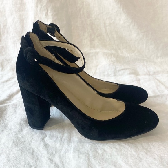 Marc Fisher Ion Ankle Strap Heel Black Velvet - Picture 6 of 15
